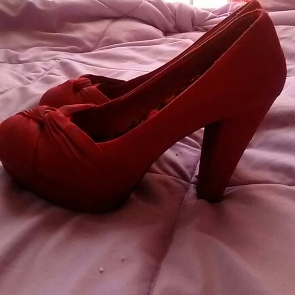 Shoes - Picture 3 of 3